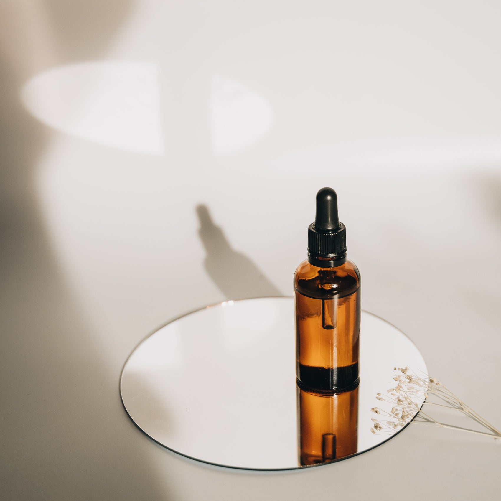 LILIXIR Mission statement: Our mission is to provide effortless skin-changing formulas for the conscious consumers who would like to benefit from a high-performance organic and natural premium skincare.