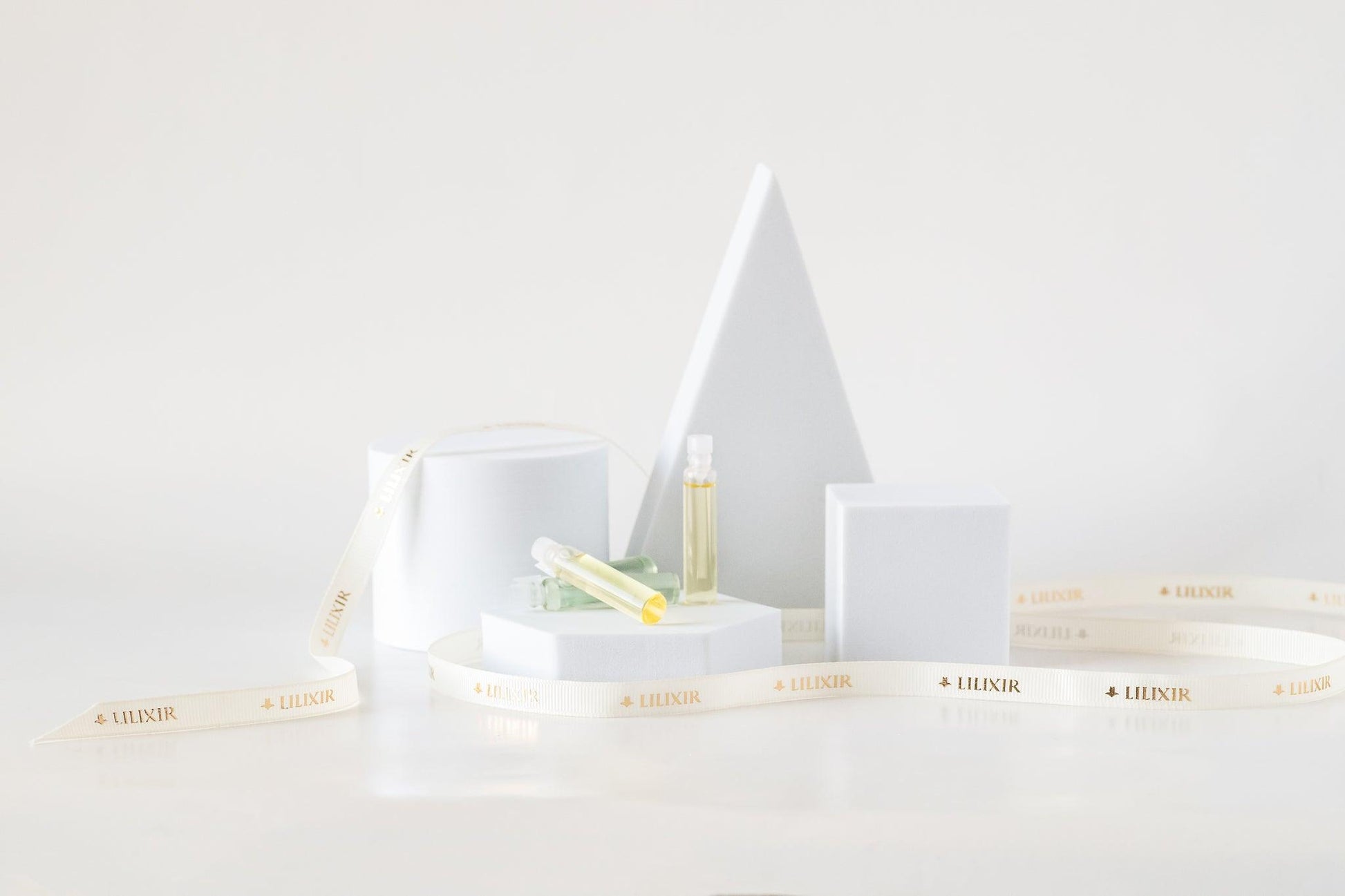 Free Sample LILIXIR Ageless Day Serum - LILIXIR