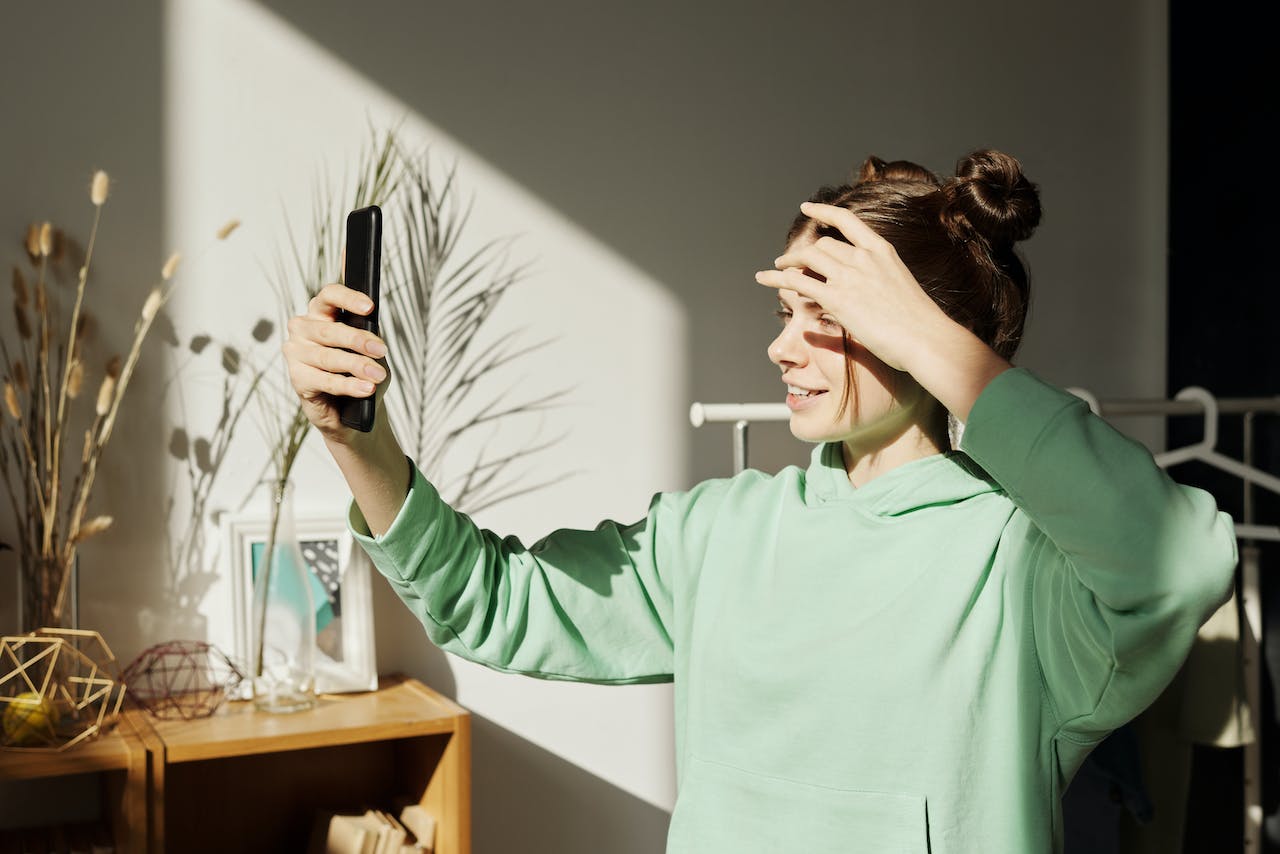 LILIXIR AI-powered Selfie Skincare Quiz Find your ideal skincare routine with our cutting-edge Artificial Intelligence powered Selfie Skincare Quiz. Seamlessly analyze your skin conditions through AI technology by simply taking a selfie. Let personalized recommendations guide you to the perfect skincare routine tailored just for you. Elevate your skincare journey with precision and innovation.