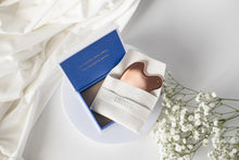 Cargar imagen en el visor de la galería, LILIXIR Golden Acupressure and Facial Lift Tool - LILIXIR

