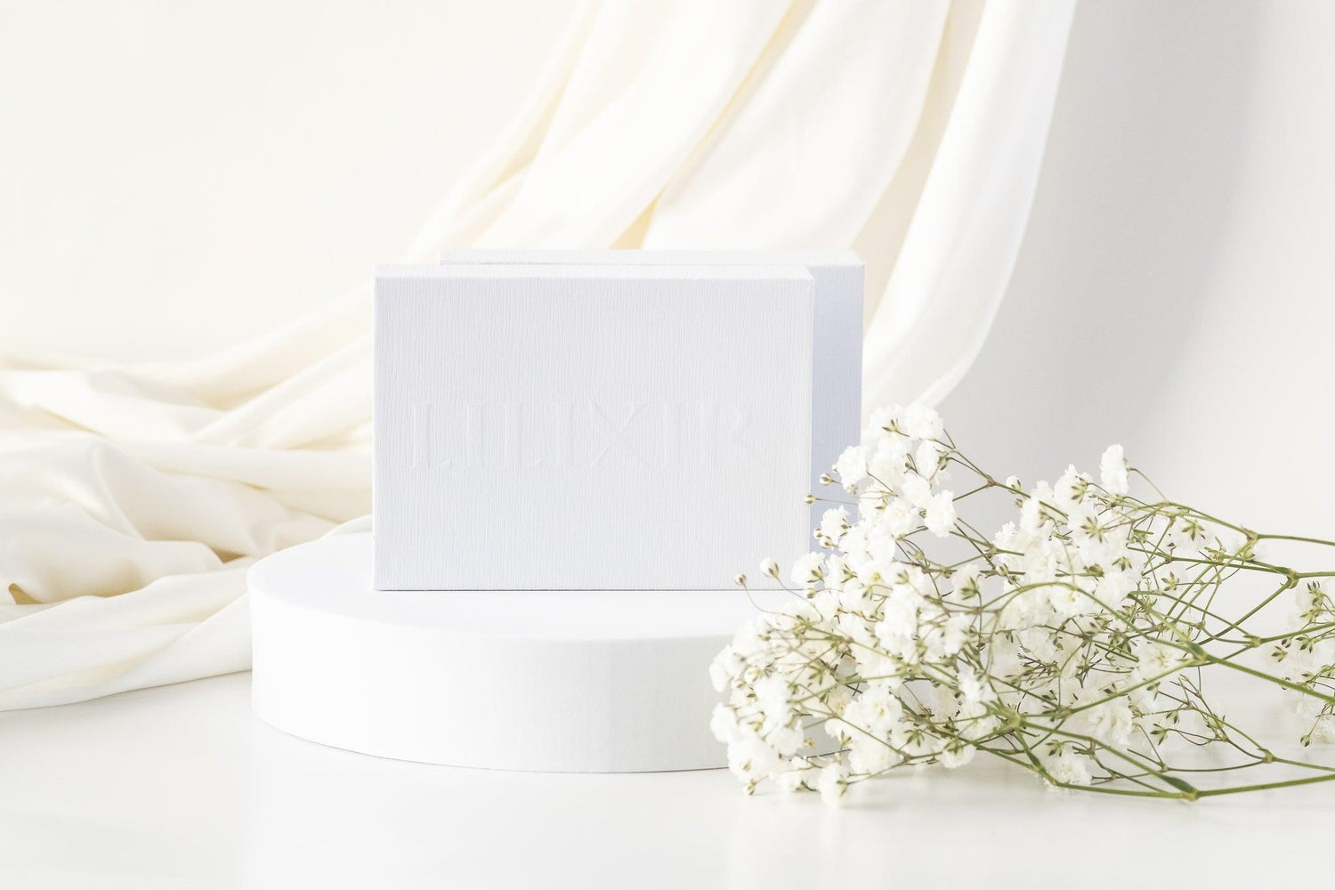 LILIXIR Golden Acupressure and Facial Lift Tool - LILIXIR